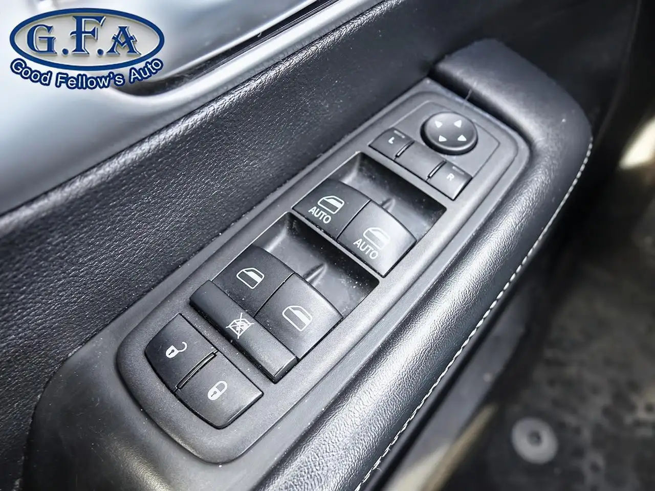 Chrysler Pacifica снимка Chrysler Pacifica