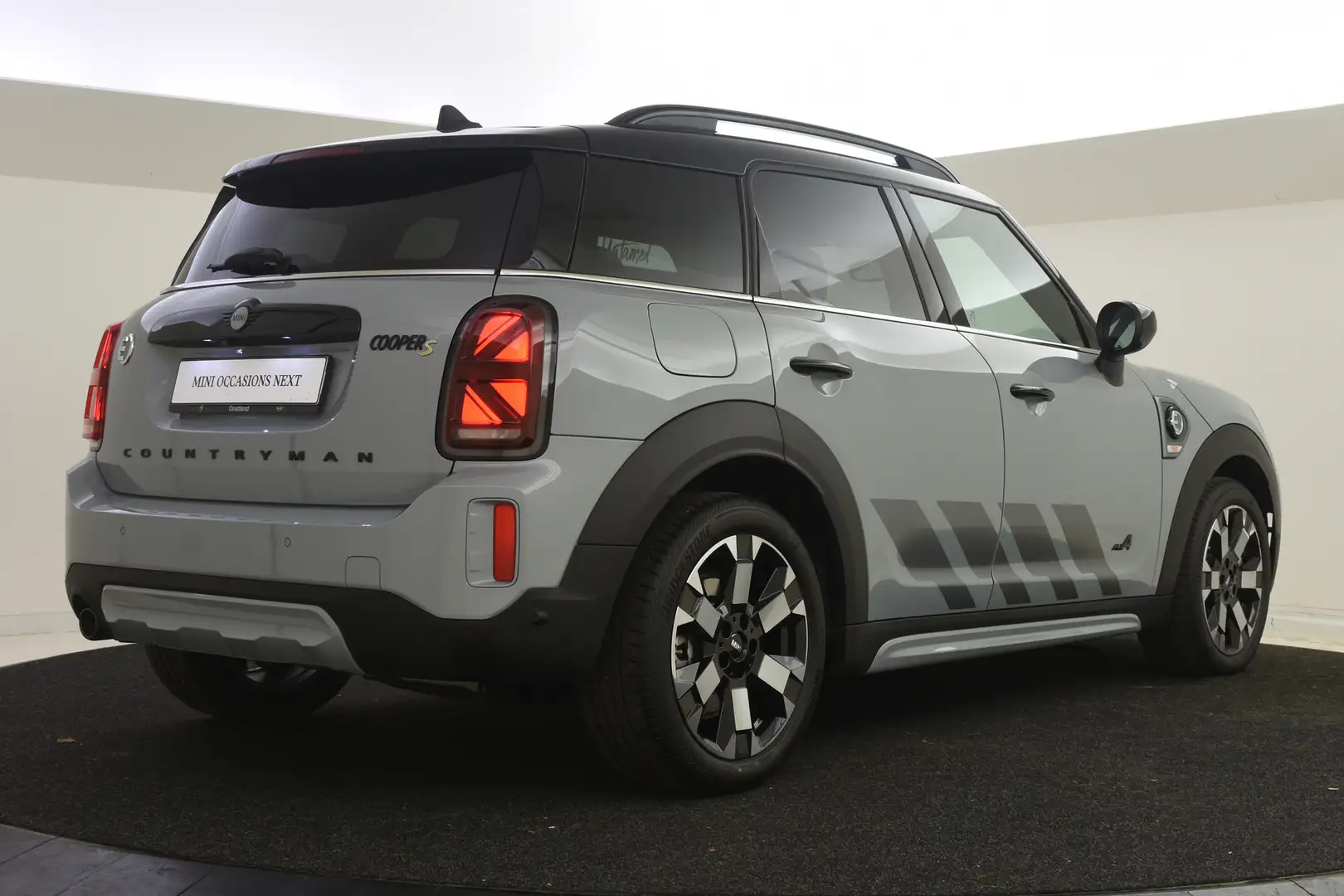 MINI Cooper S Countryman E ALL4 Untamed Automaat / Achteruitrijcamera / Com Grijs - 2