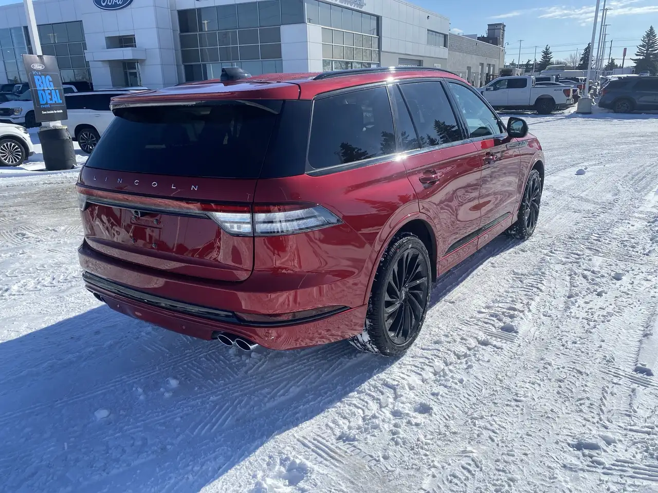 Lincoln Aviator снимка Lincoln Aviator