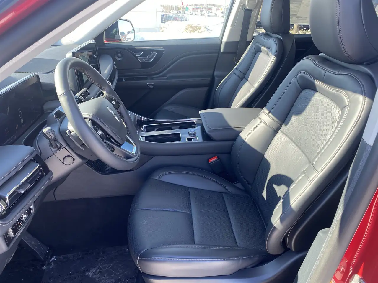 Lincoln Aviator снимка Lincoln Aviator