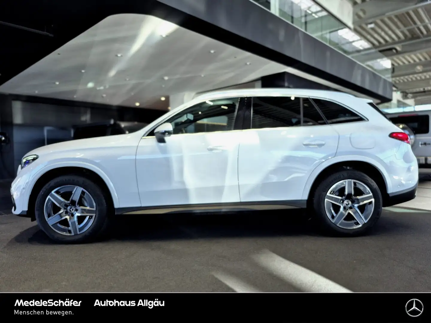 Mercedes-Benz GLC 400 GLC 400 e 4M AMG AHK 360° Pano D-Light Distronic Weiß - 2