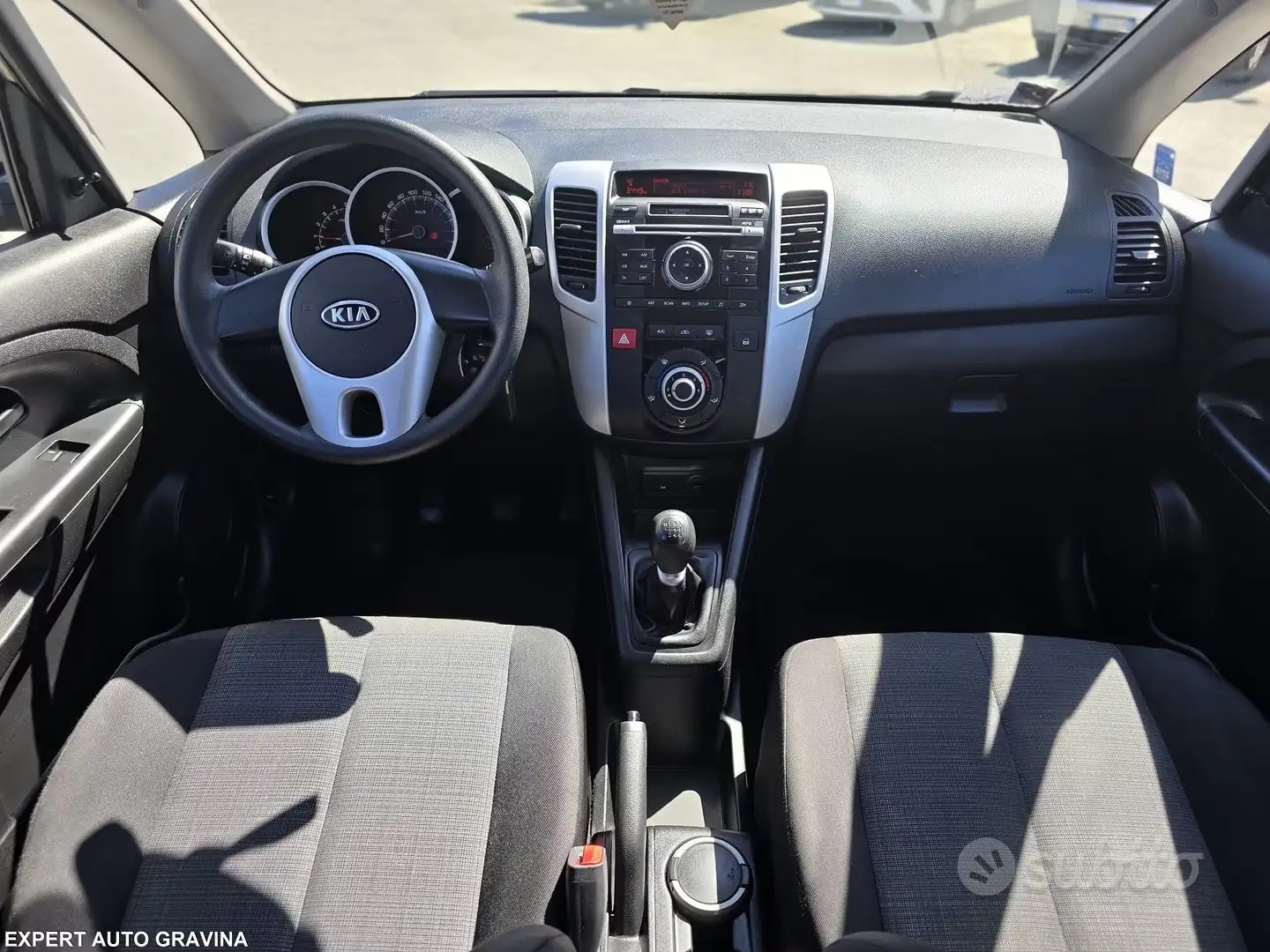 Kia Venga Venga 1.4 crdi 77cv Grau - 2