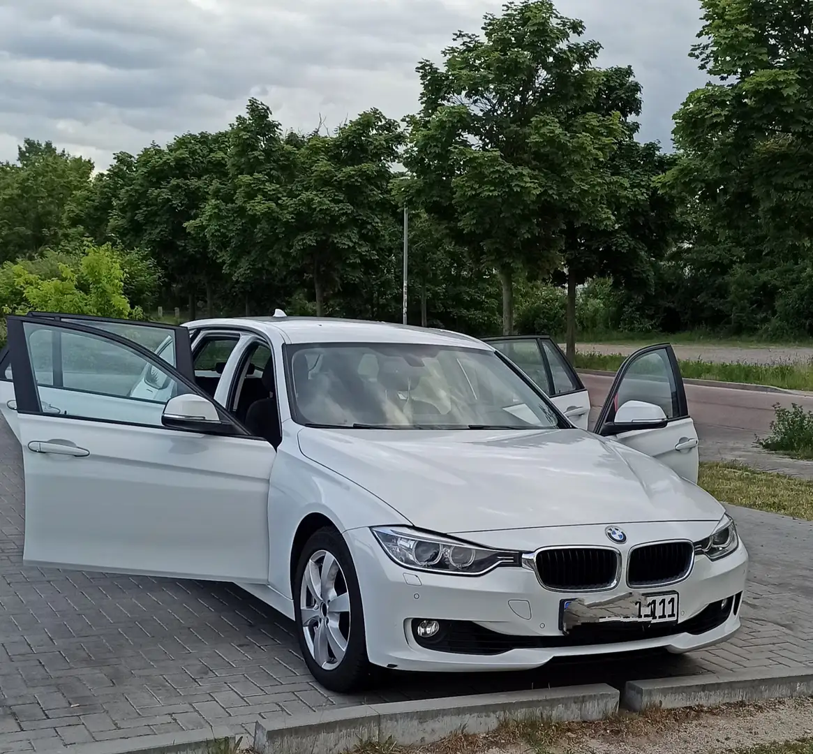 BMW 328 328i Touring Modern Line - 2