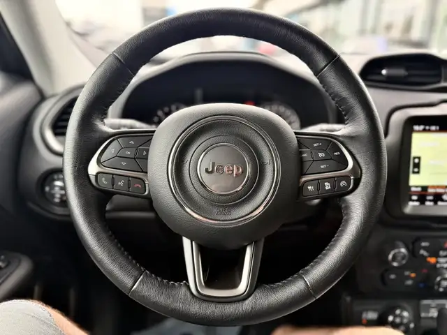 Jeep Renegade view 18