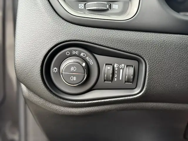Jeep Renegade view 17