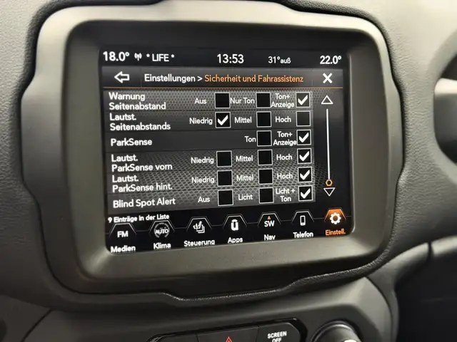 Jeep Renegade view 24