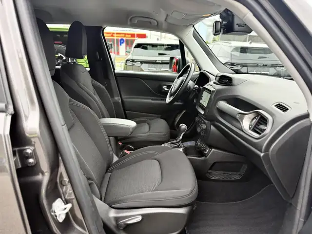 Jeep Renegade view 14