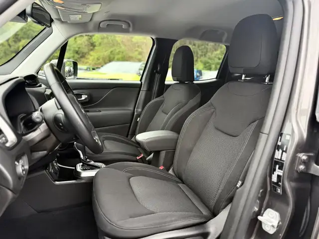 Jeep Renegade view 16