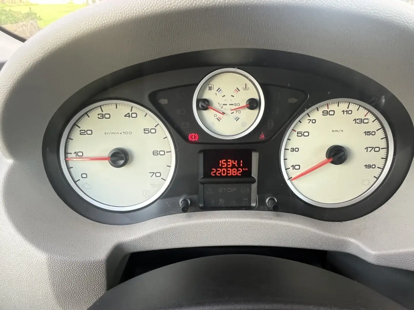 Peugeot Expert 2.0HDI Vagabond L1 136 Noir - 1