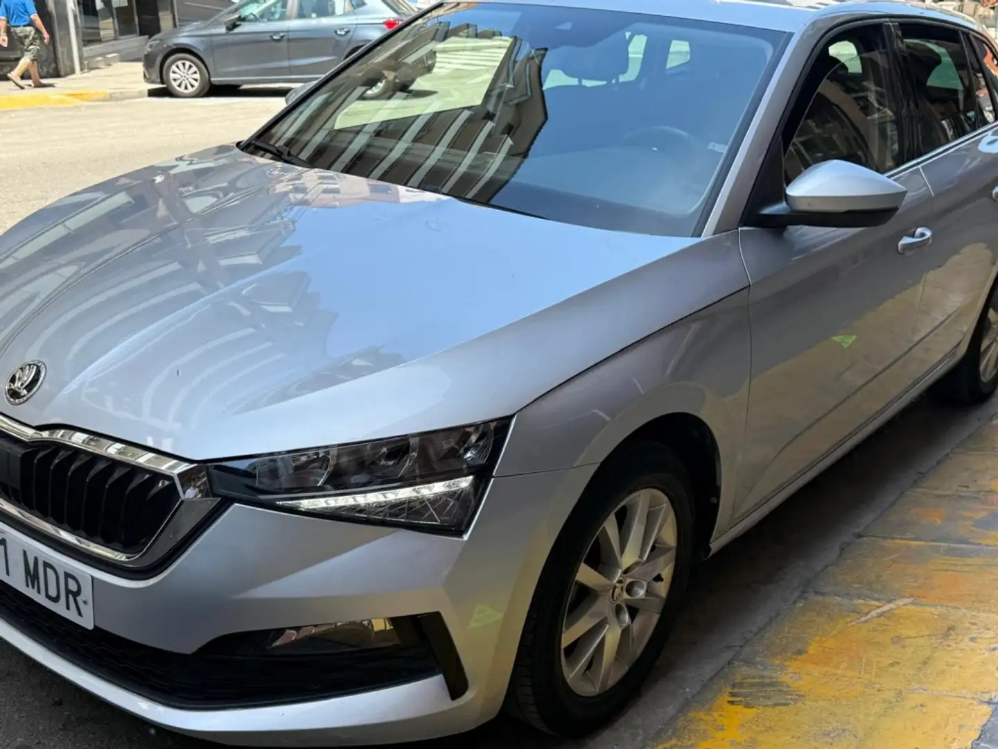 Skoda Scala 1.0 TSI Ambition 70kW Gris - 2