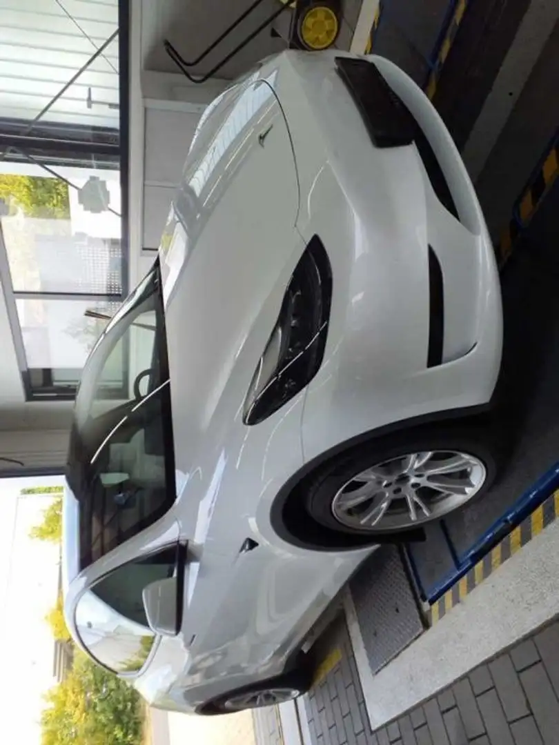 Tesla Model Y Model Y RWD - 2