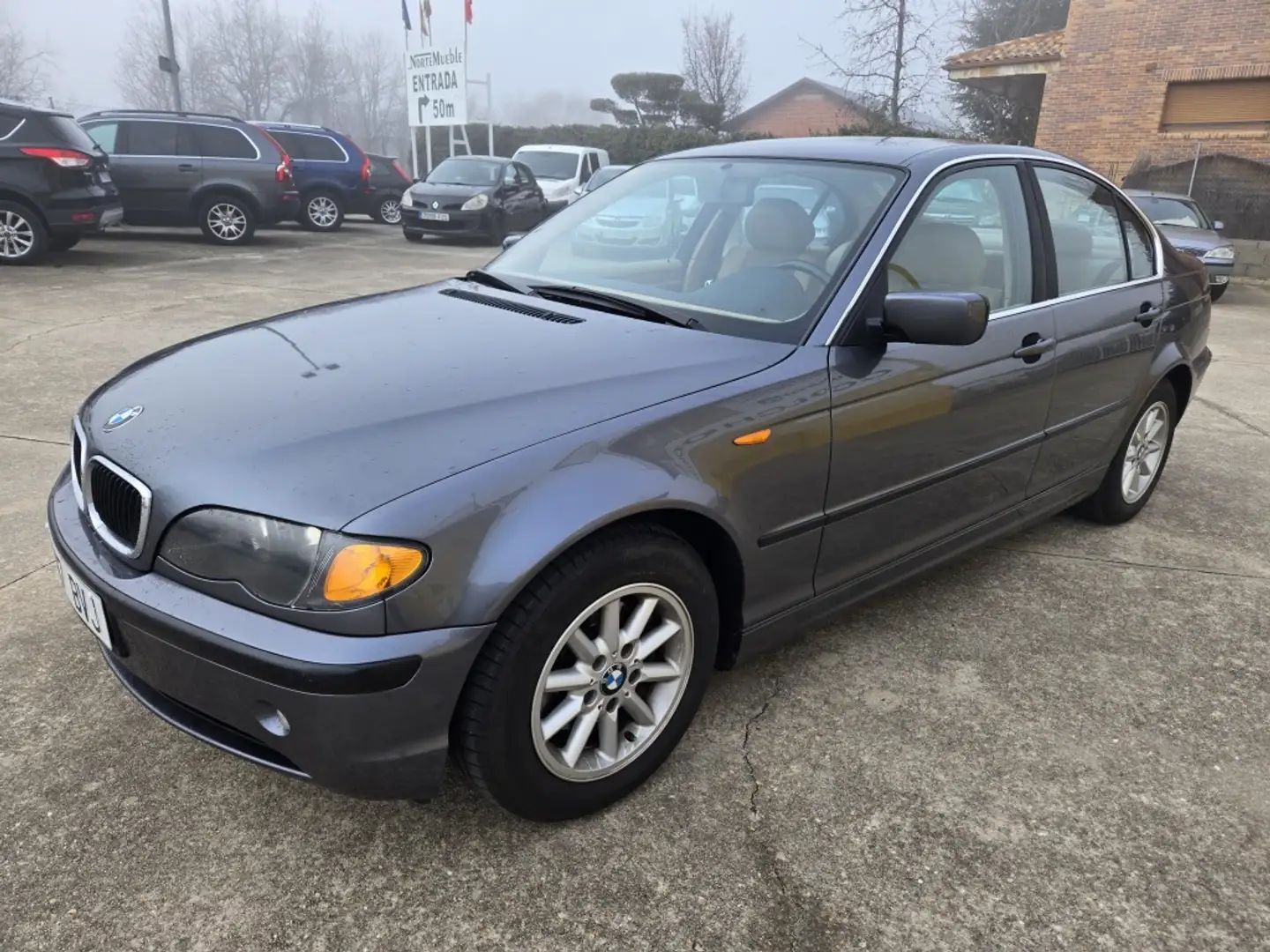BMW 318 318d Grau - 1
