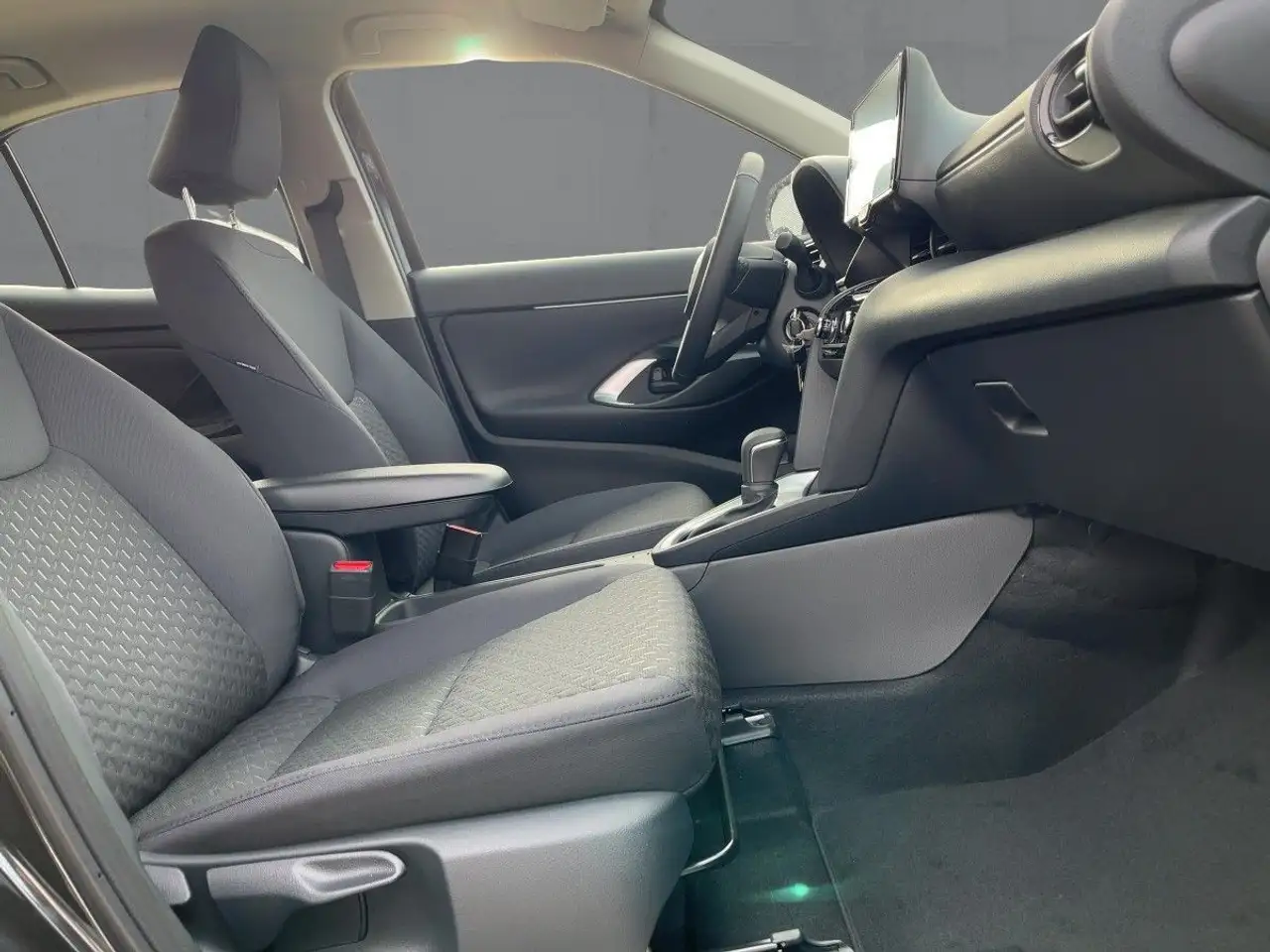 Toyota Yaris Cross Hybrid Business SHZ GRA LED Klima, миниатюра 11