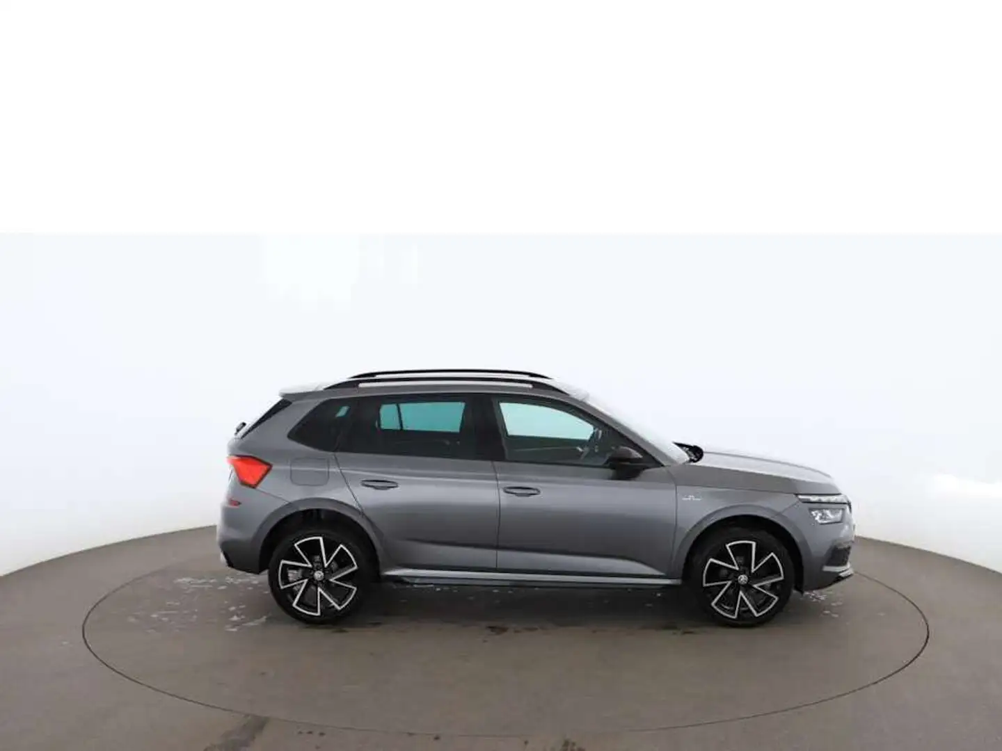 Skoda Kamiq 1.0 TSI Monte Carlo Aut LED AHK SKY NAVI Grau - 2