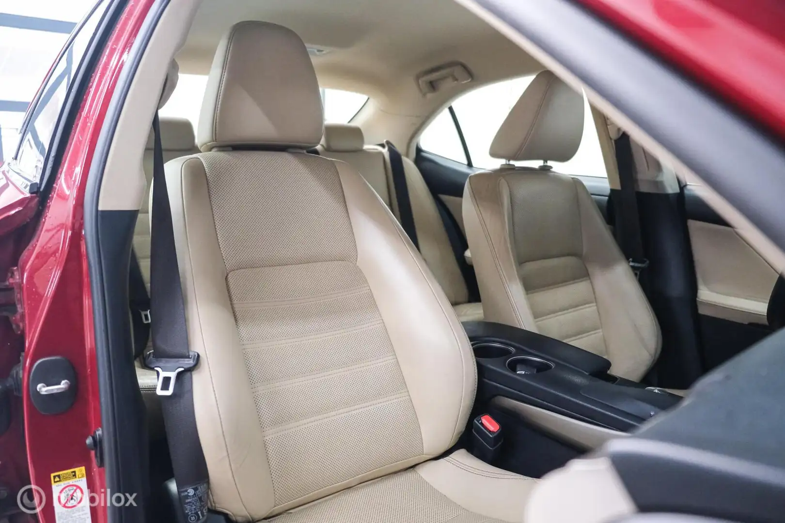 Lexus IS 300 300h Luxury Line | Dealer OH | Camera | Stoel + st Rood - 2