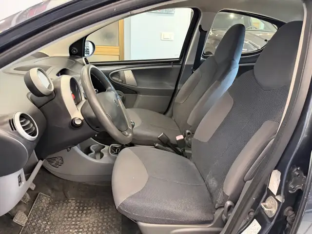 Peugeot 107 view 5