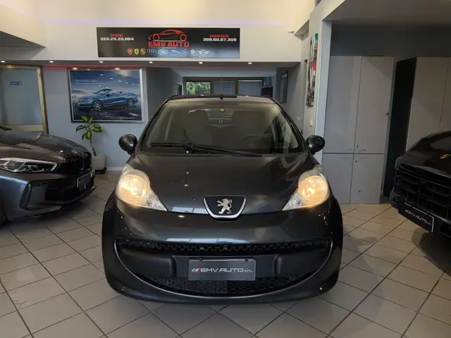 Peugeot 107 view 2