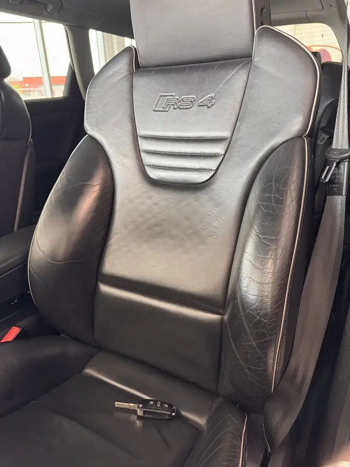 Audi RS4 снимка Audi RS4