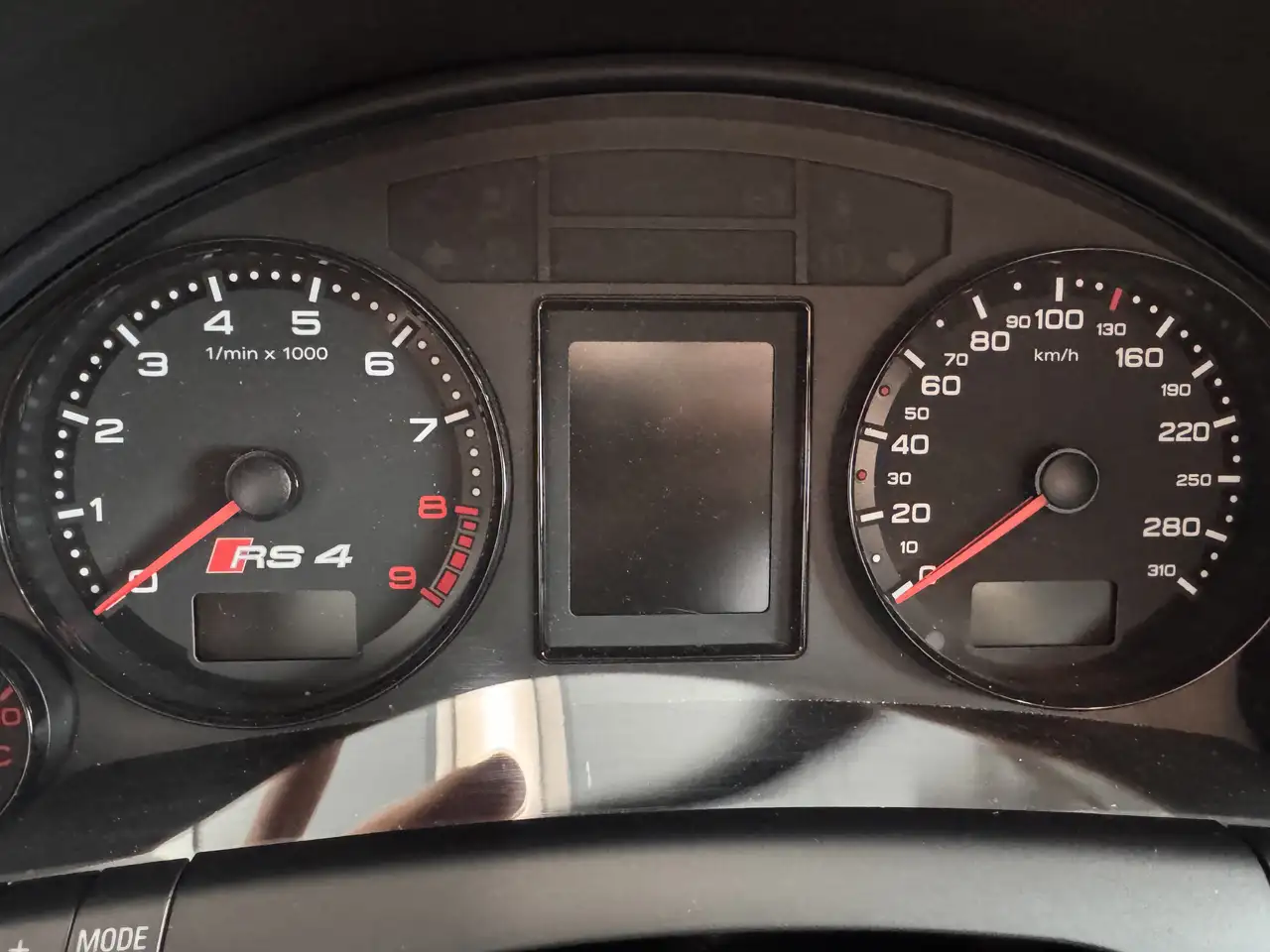 Audi RS4 снимка Audi RS4