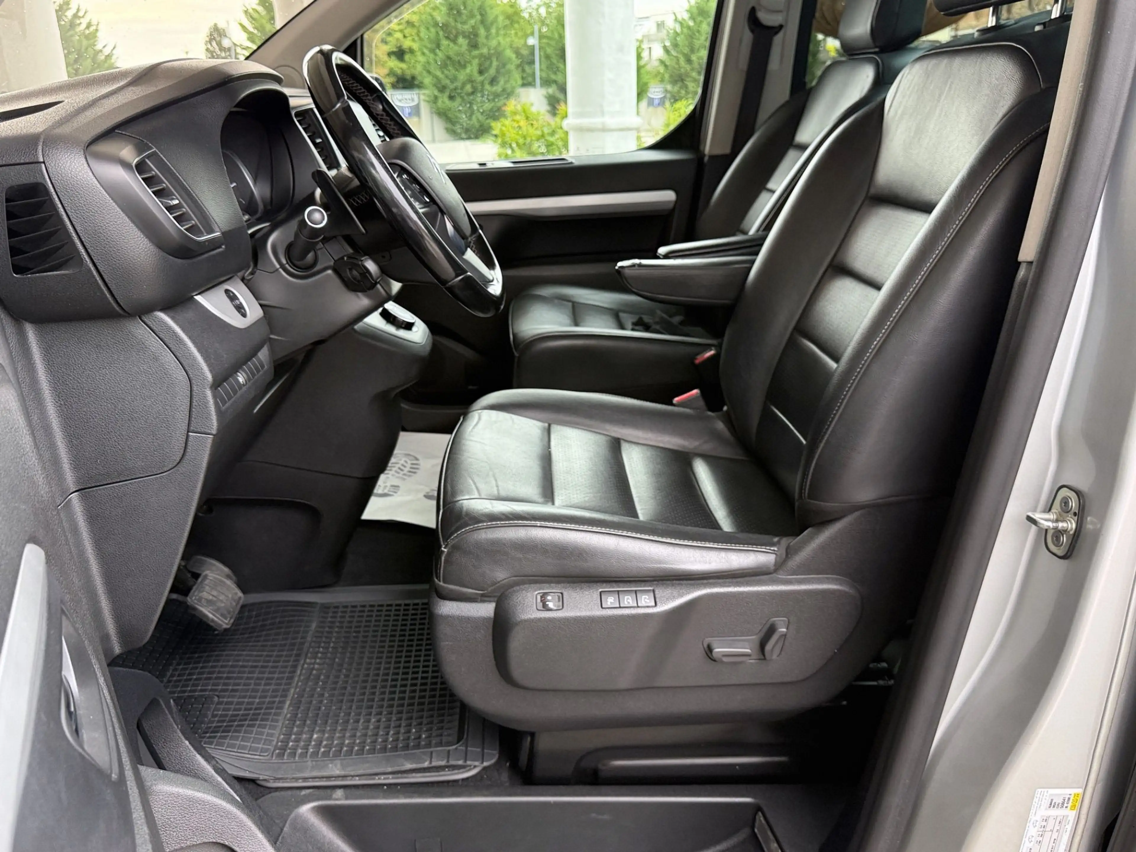 Citroen Spacetourer 2.0 BlueHDi *8-Sitzer +Voll Aussattung Automatik — photo 10