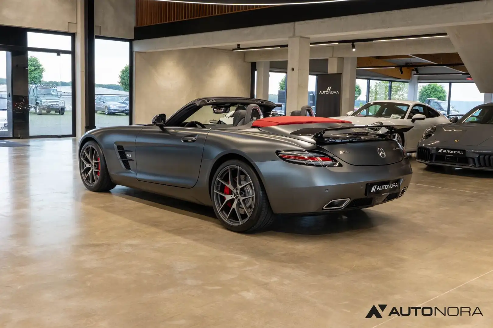 Mercedes-Benz SLS GT Final Edition Roadster 1 of 350 Grau - 2