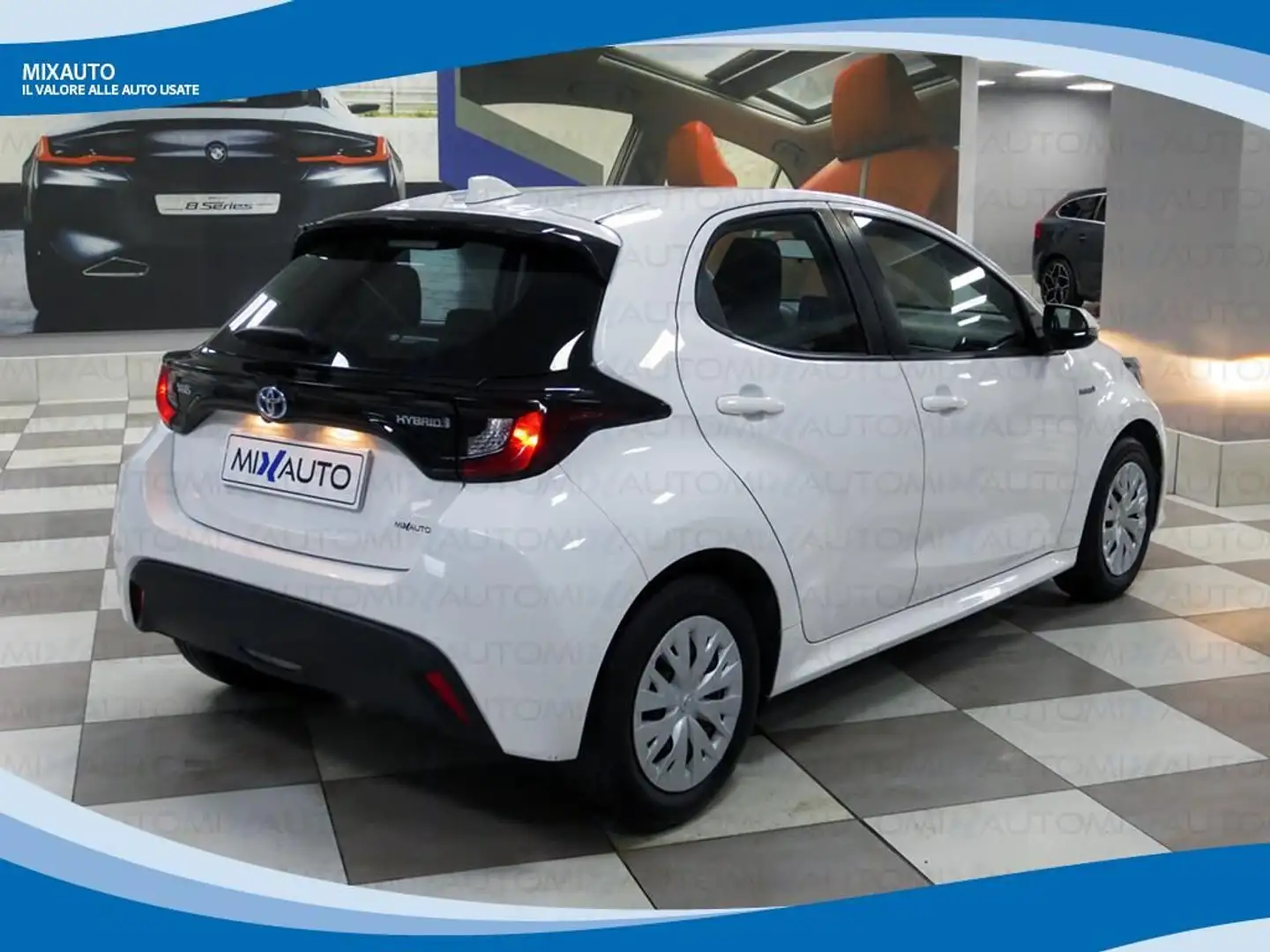 Toyota Yaris Hybrid 1.5 5 Porte Active AUT EU6 Bianco - 2