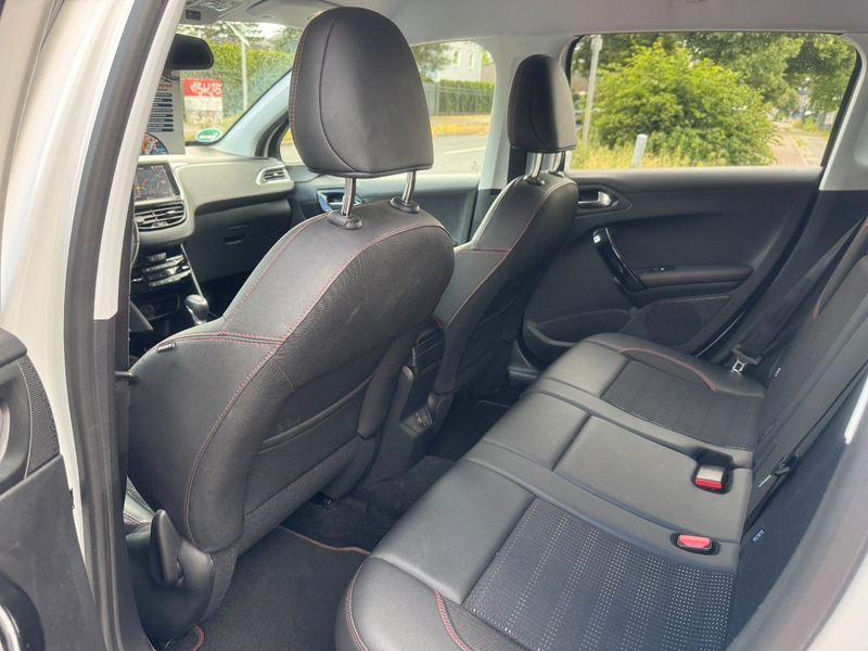 Peugeot 2008 Allure 1.2*GT-LINE*Aut.*Navi*Temp*Leder*PDC — photo 13
