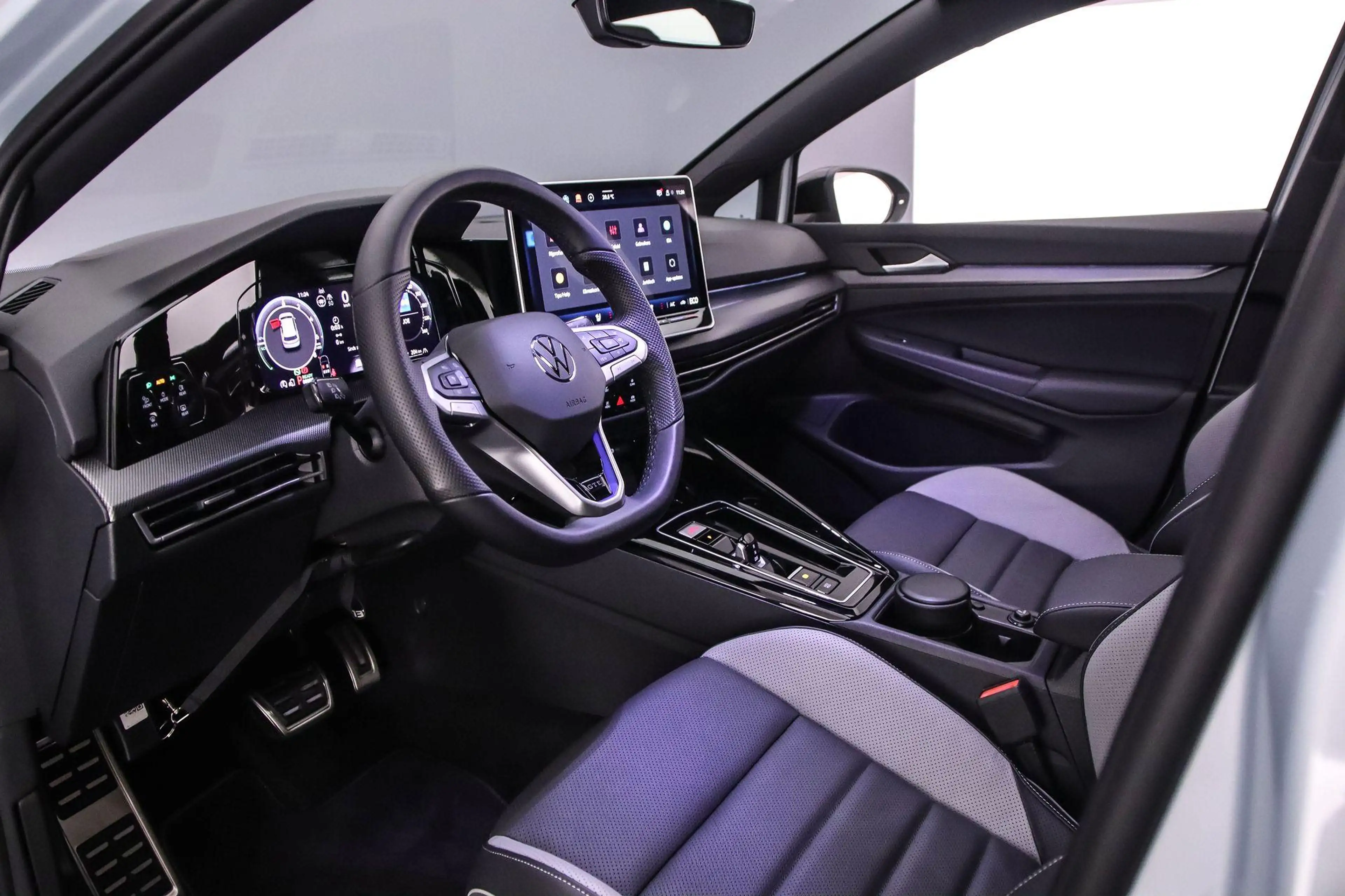 Volkswagen Golf GTE 1.5 TSI eHybrid 272pk DSG Automaat Panoramadak, Le — photo 5