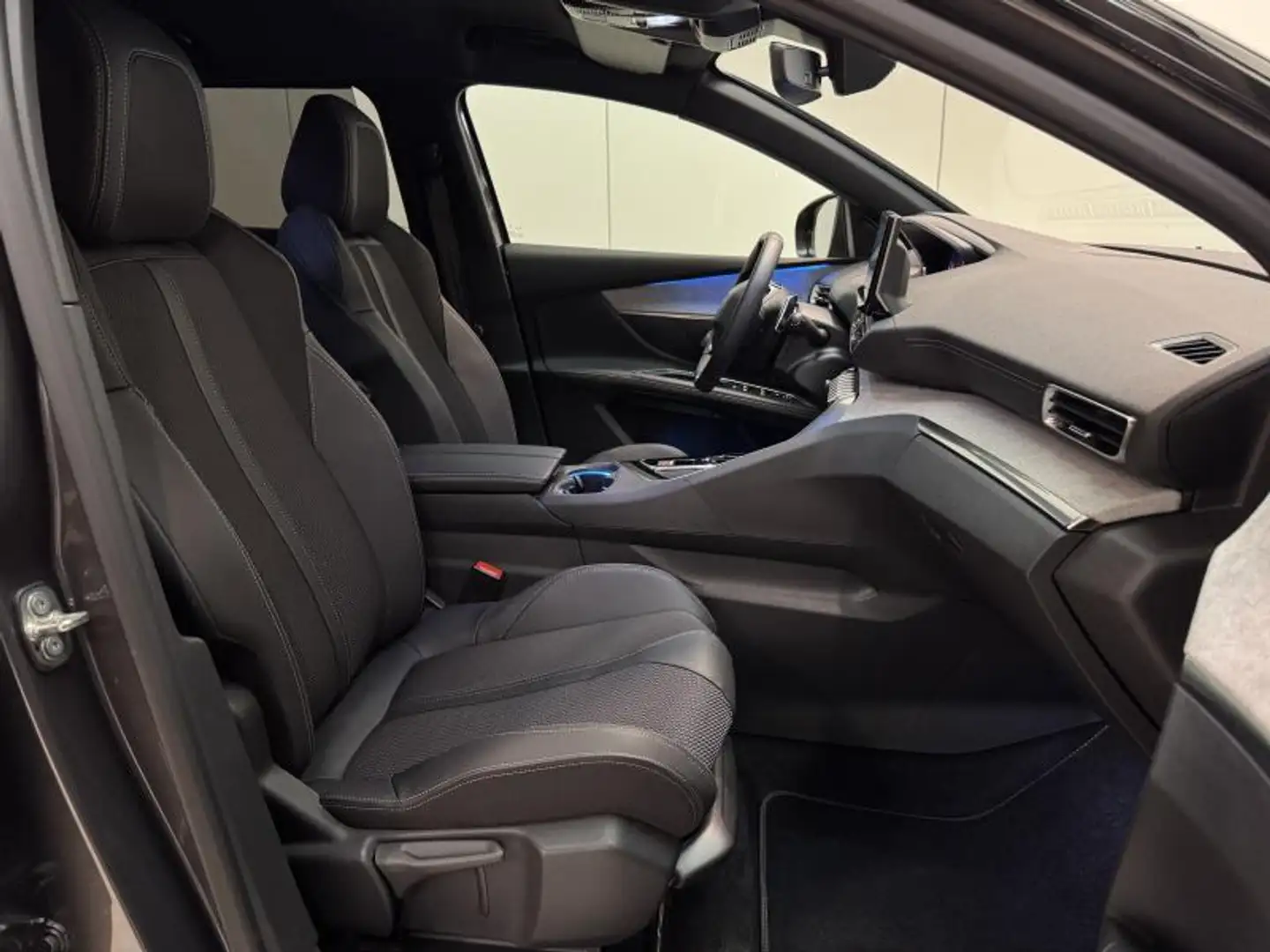 Peugeot 5008 1.2 EAT8 GT ***BLACK-PACK*** 7-zit ***BLACK PACK** Grijs - 2