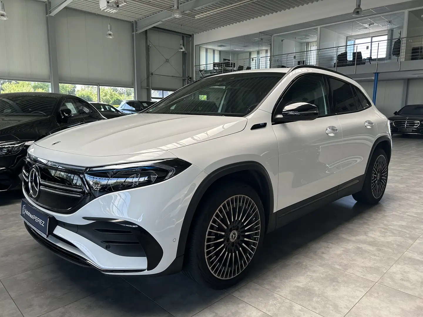 Mercedes-Benz EQA 350 AMG NIGHT-DISTRONIC-KAMERA-20´´ Blanco - 2