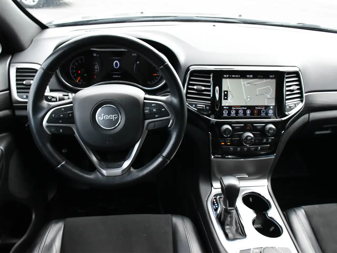 Jeep Grand Cherokee снимка Jeep Grand Cherokee