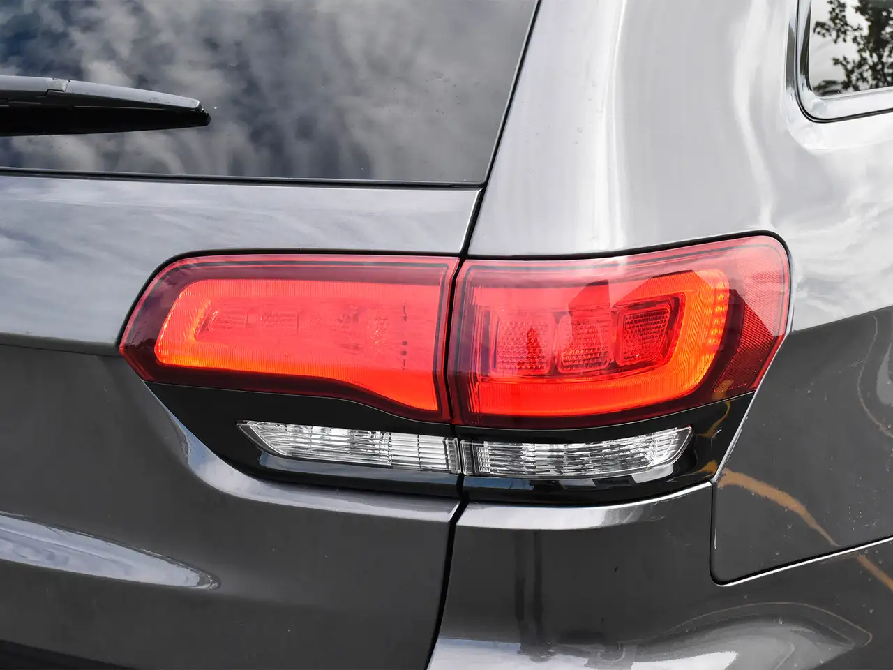 Jeep Grand Cherokee снимка Jeep Grand Cherokee
