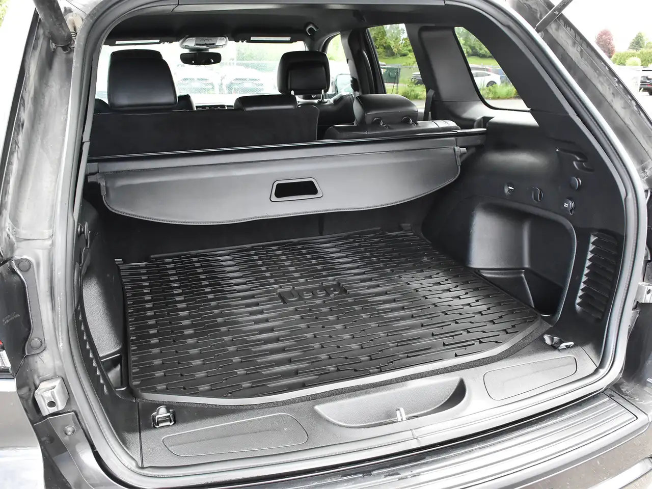 Jeep Grand Cherokee снимка Jeep Grand Cherokee