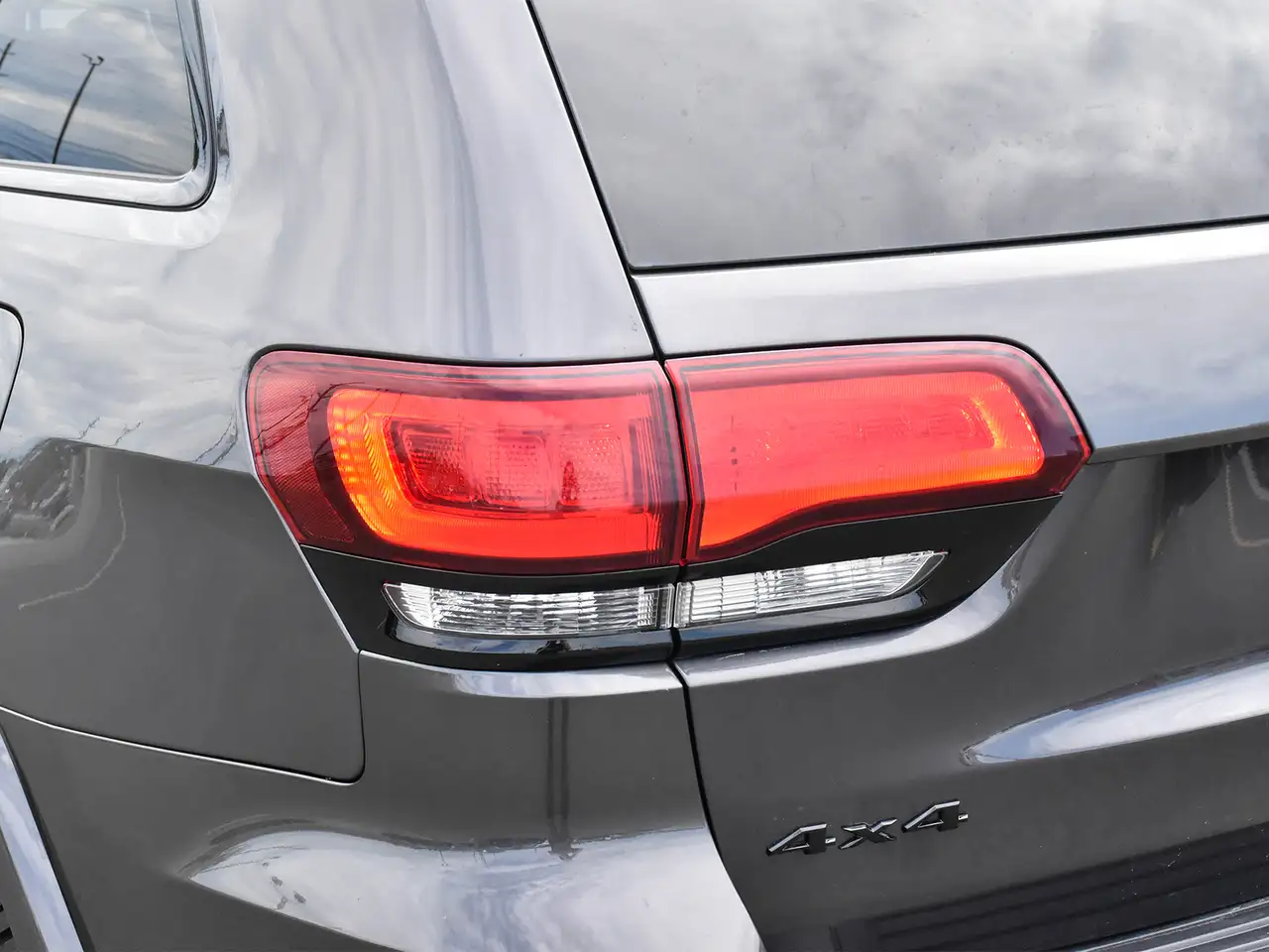Jeep Grand Cherokee снимка Jeep Grand Cherokee