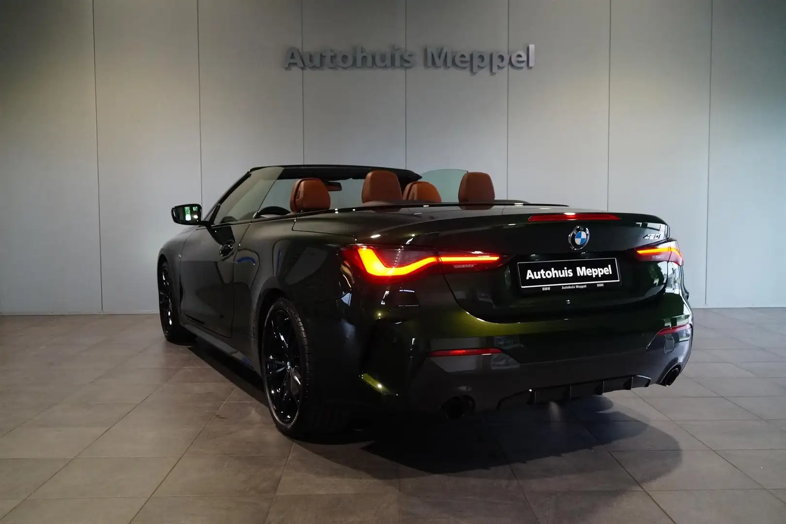 BMW 420 420i Cabrio M-Sport/// | LED | H/K Sound | PDC | N Groen - 2