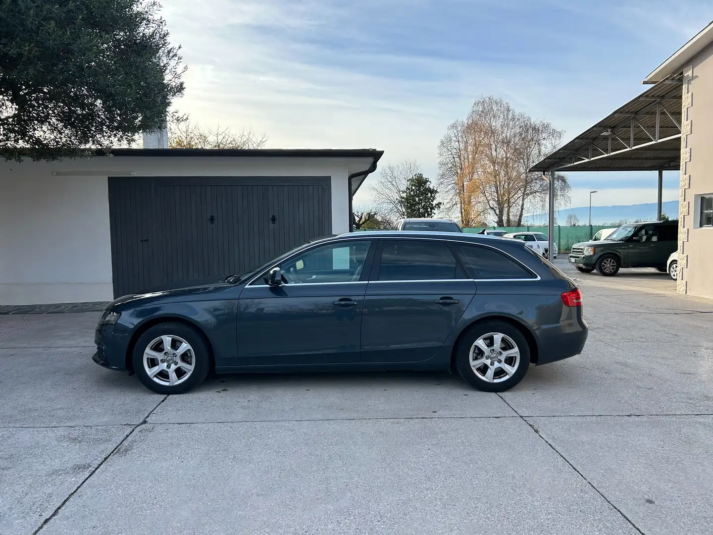 Audi A4 Avant 2.0 tdi 143cv Grau - 2