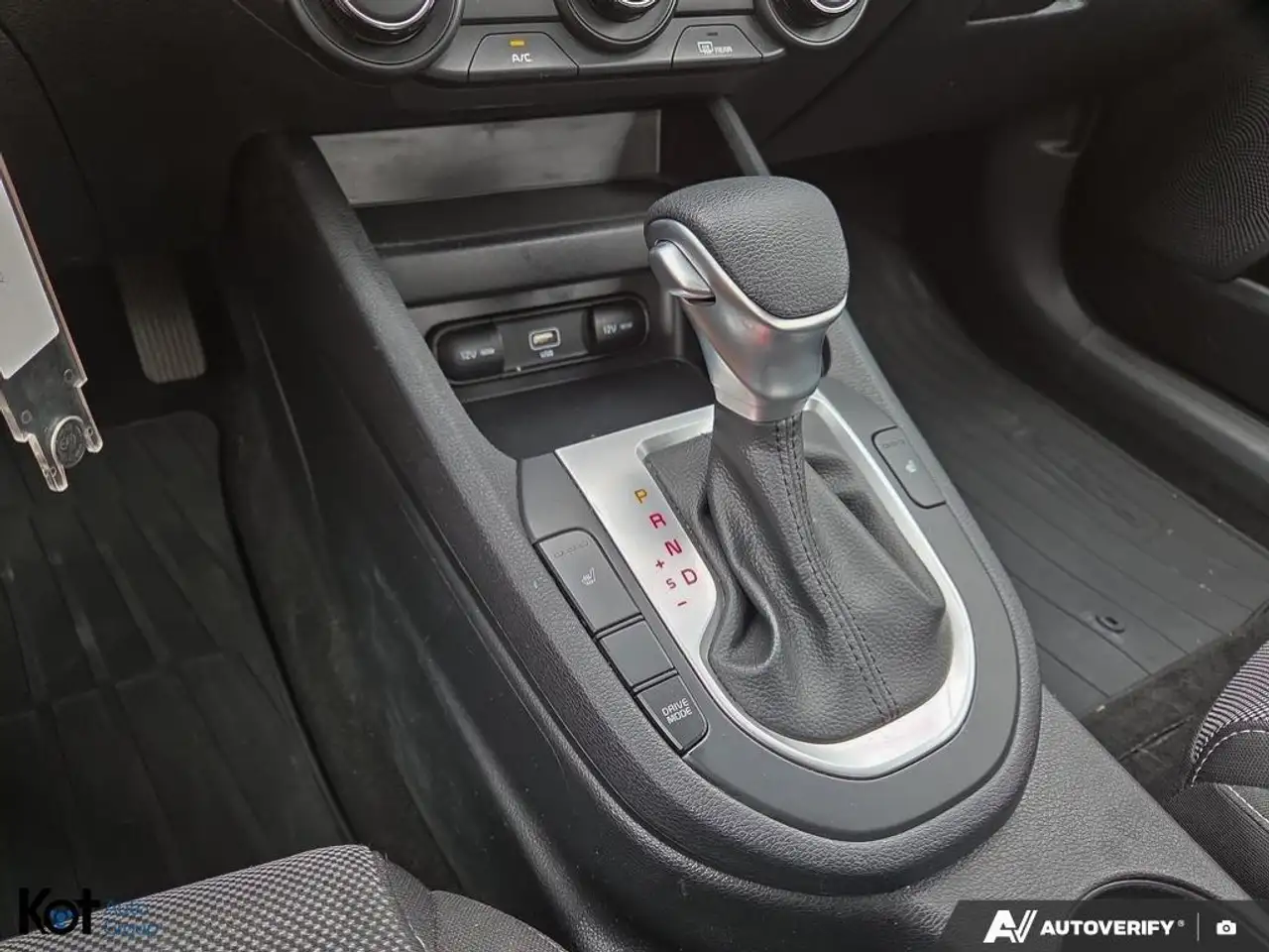Kia Forte снимка Kia Forte