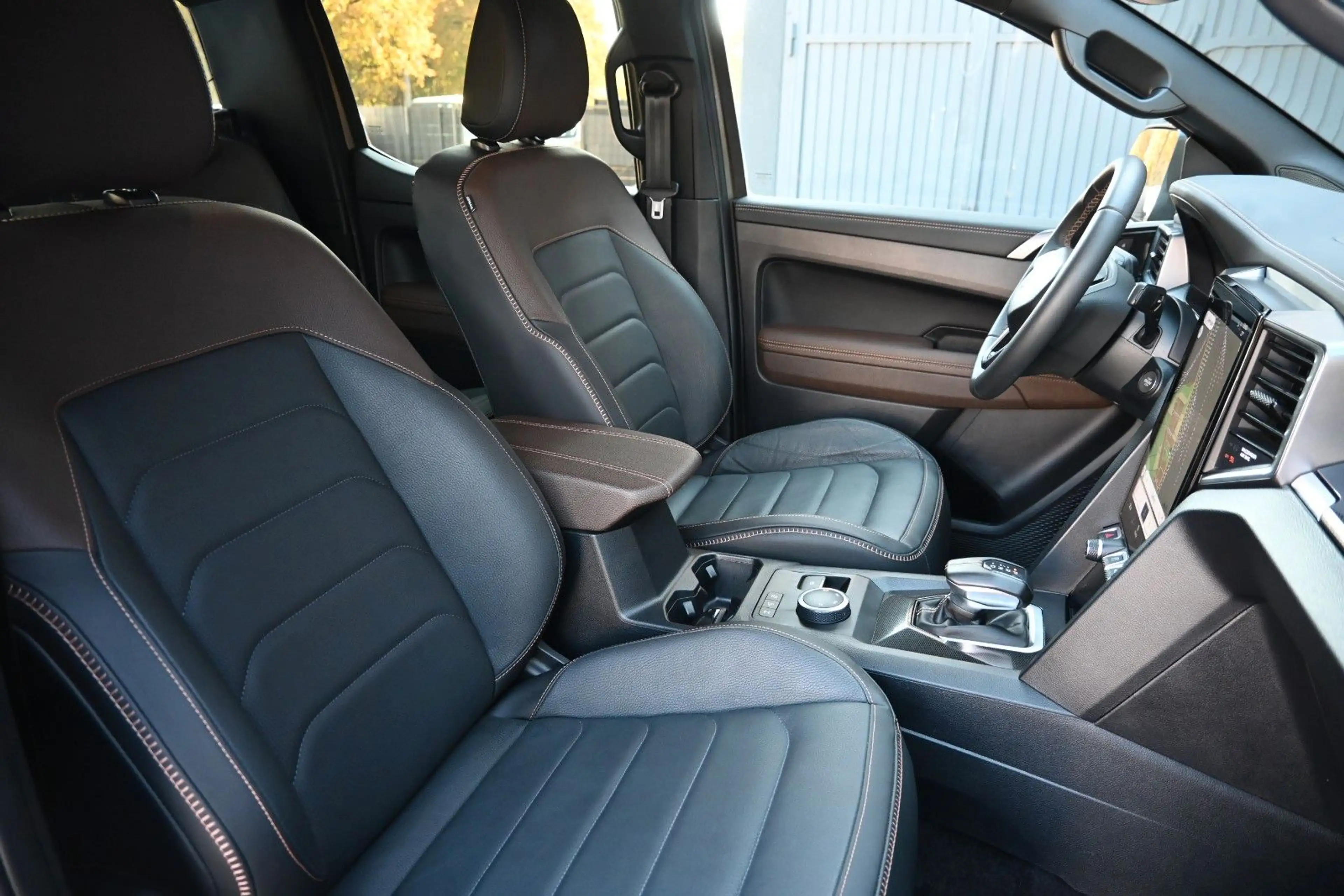 Volkswagen Amarok 3.0 V6 PanAmericana IQ.Light Nav AHK 360° — photo 17