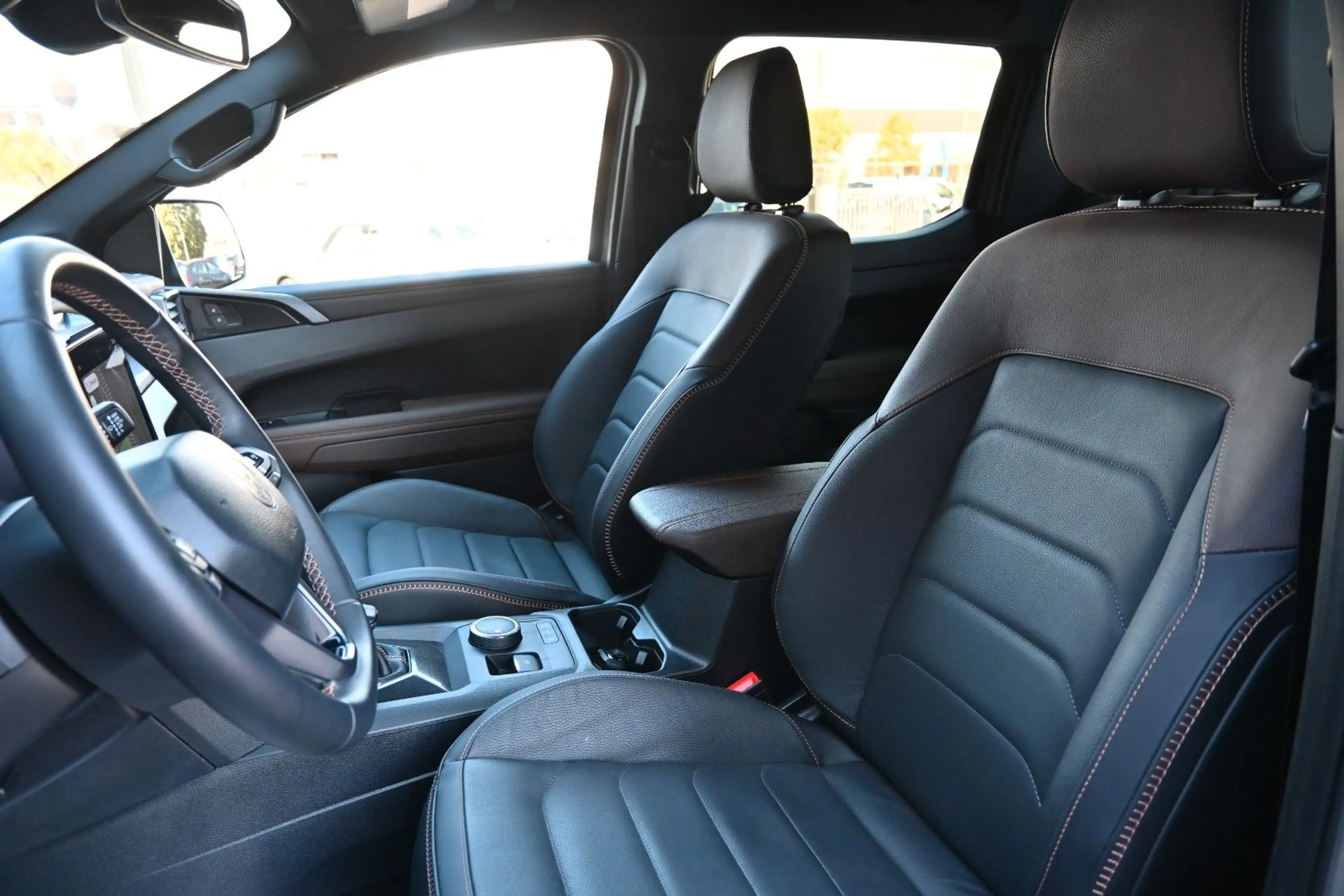 Volkswagen Amarok 3.0 V6 PanAmericana IQ.Light Nav AHK 360° — photo 13