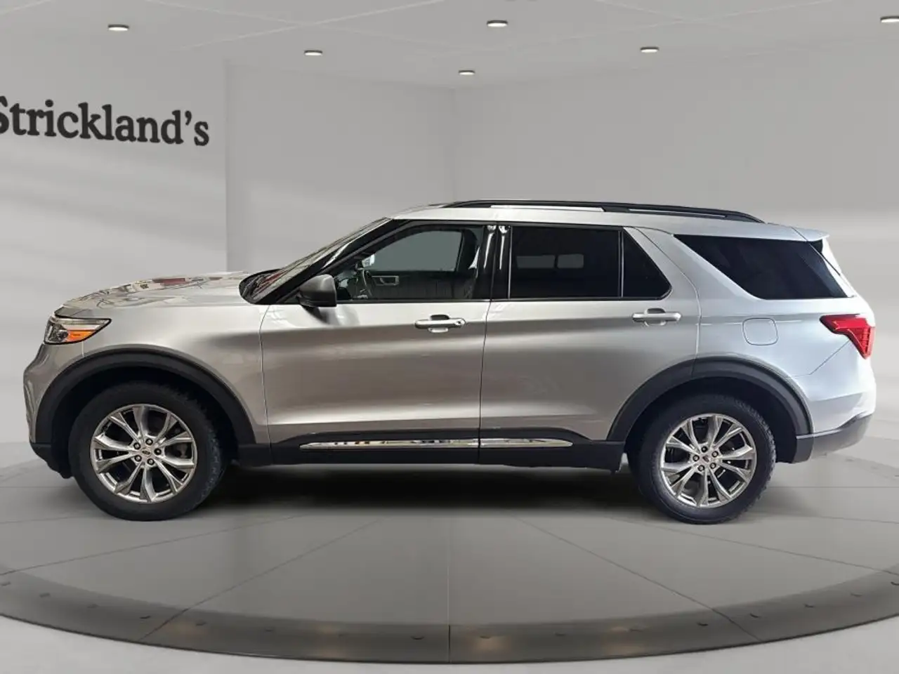 Ford Explorer снимка Ford Explorer