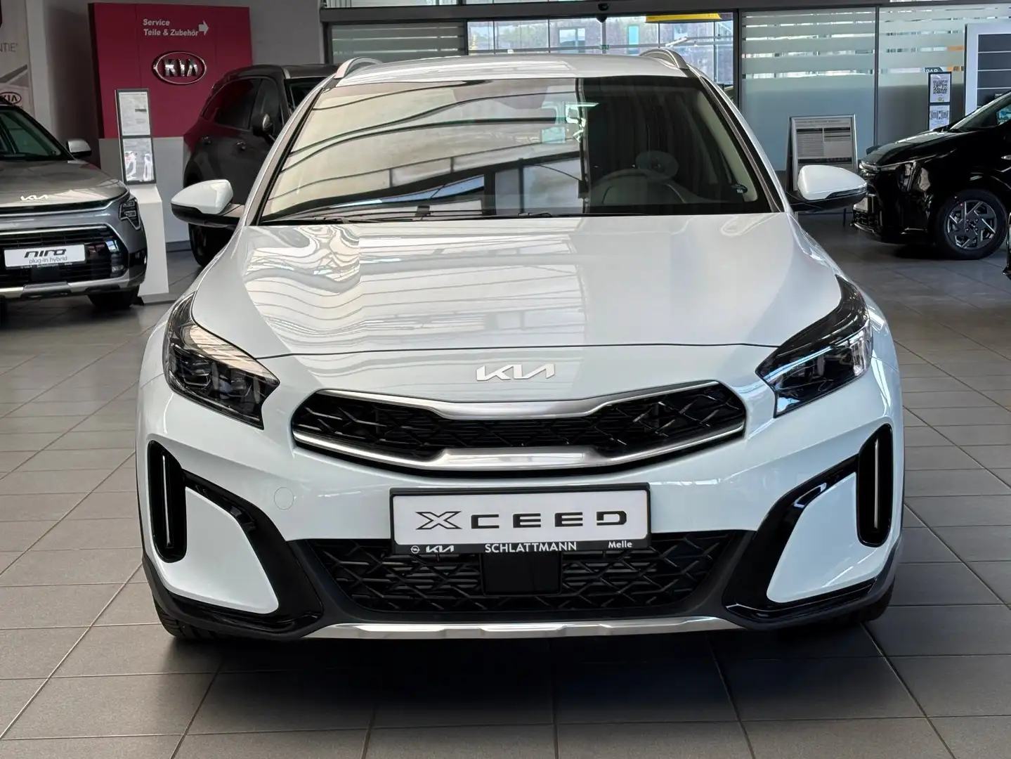 Kia XCeed 1.5 Turbo Benzin Automatik "Spirit" *Navi*LED*RFK* Blanco - 2