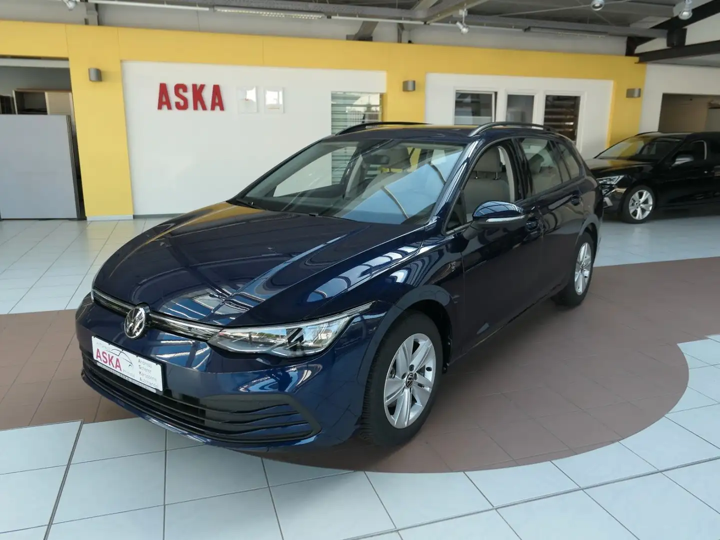 Volkswagen Golf VIII Variant 110 TSI Life*NAVI*App*RFK*ACC Blau - 1