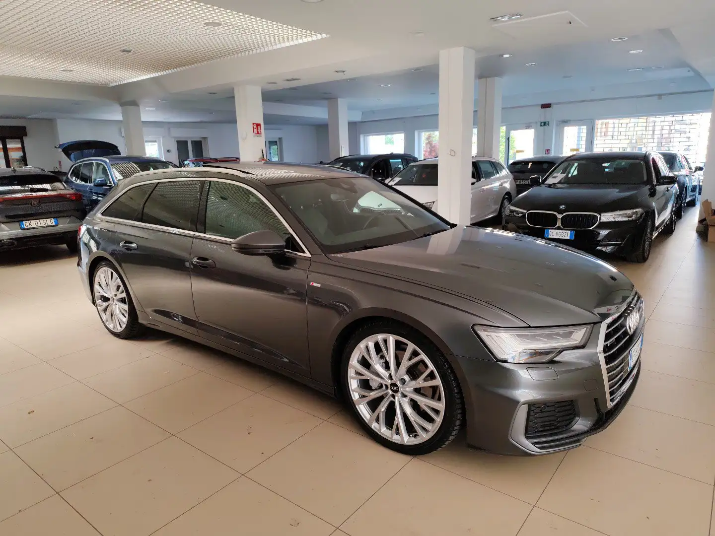 Audi A6 Avant 45TDI 245cv quattro auto 2xS line Tetto 21” Grau - 2