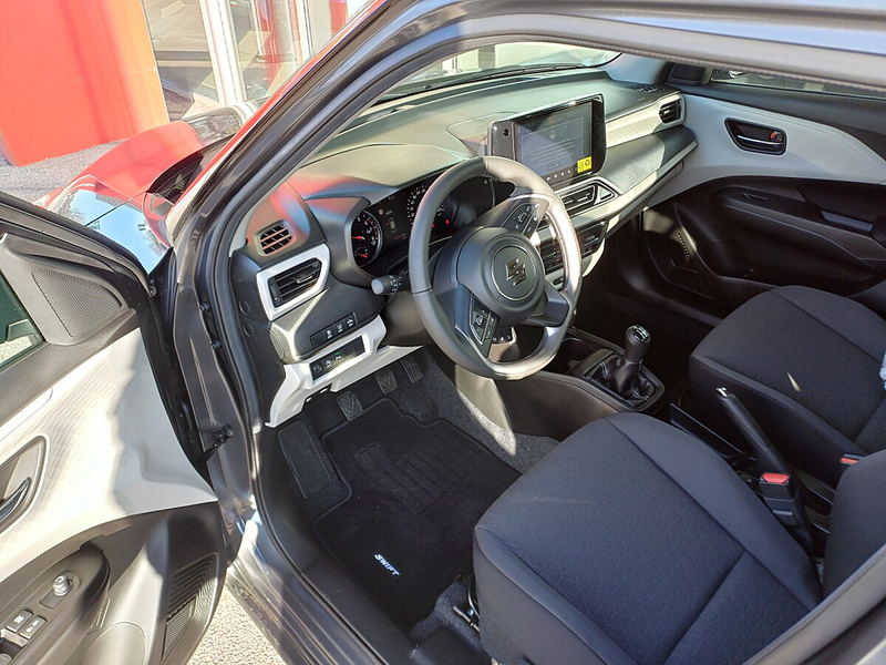 Suzuki Swift 1,2 Hybrid Allgrip Shine — photo 8