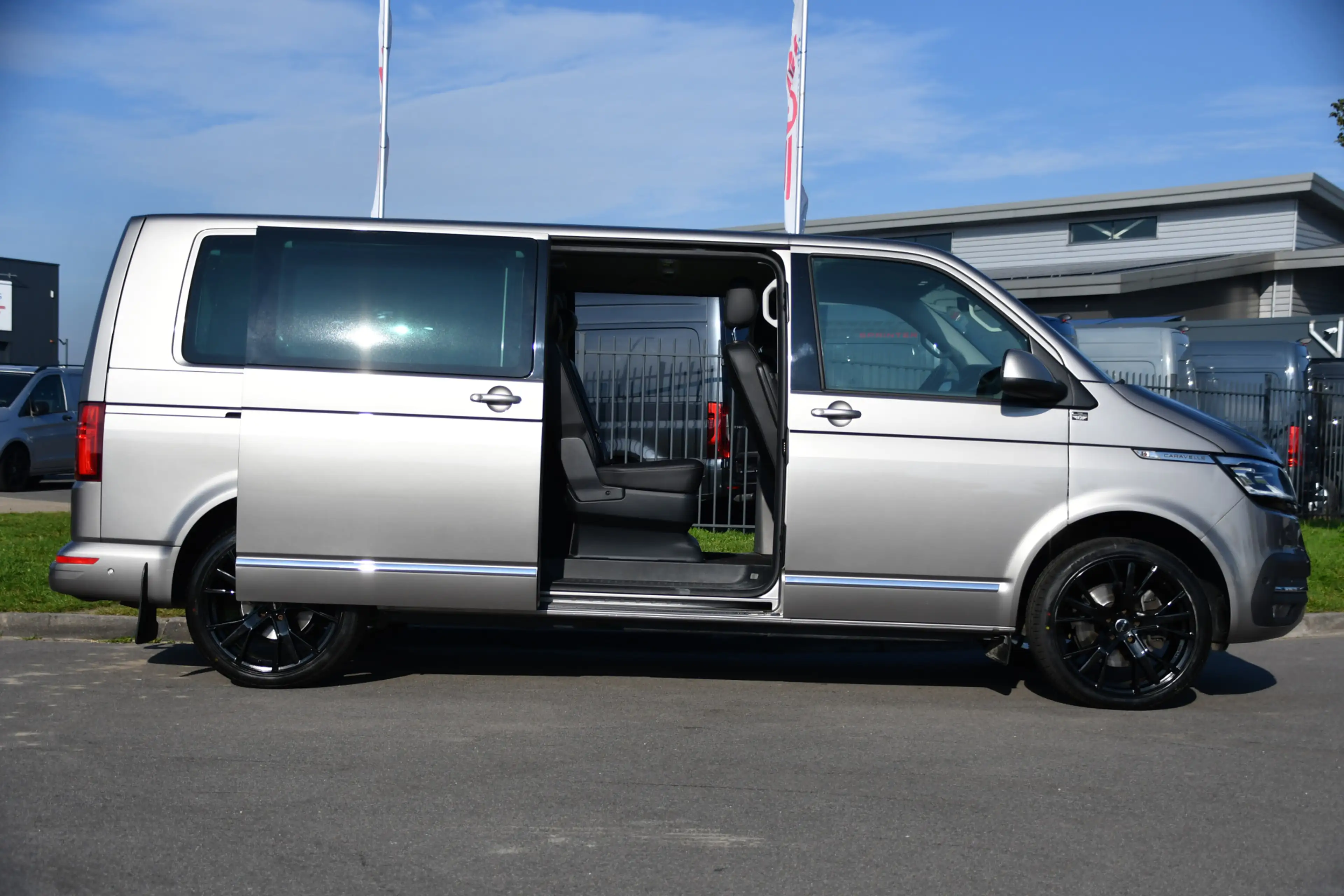 Volkswagen Transporter 2.0 TDI L2H1 30 DC Caravelle Virtual, Adaptieve Cr — photo 11