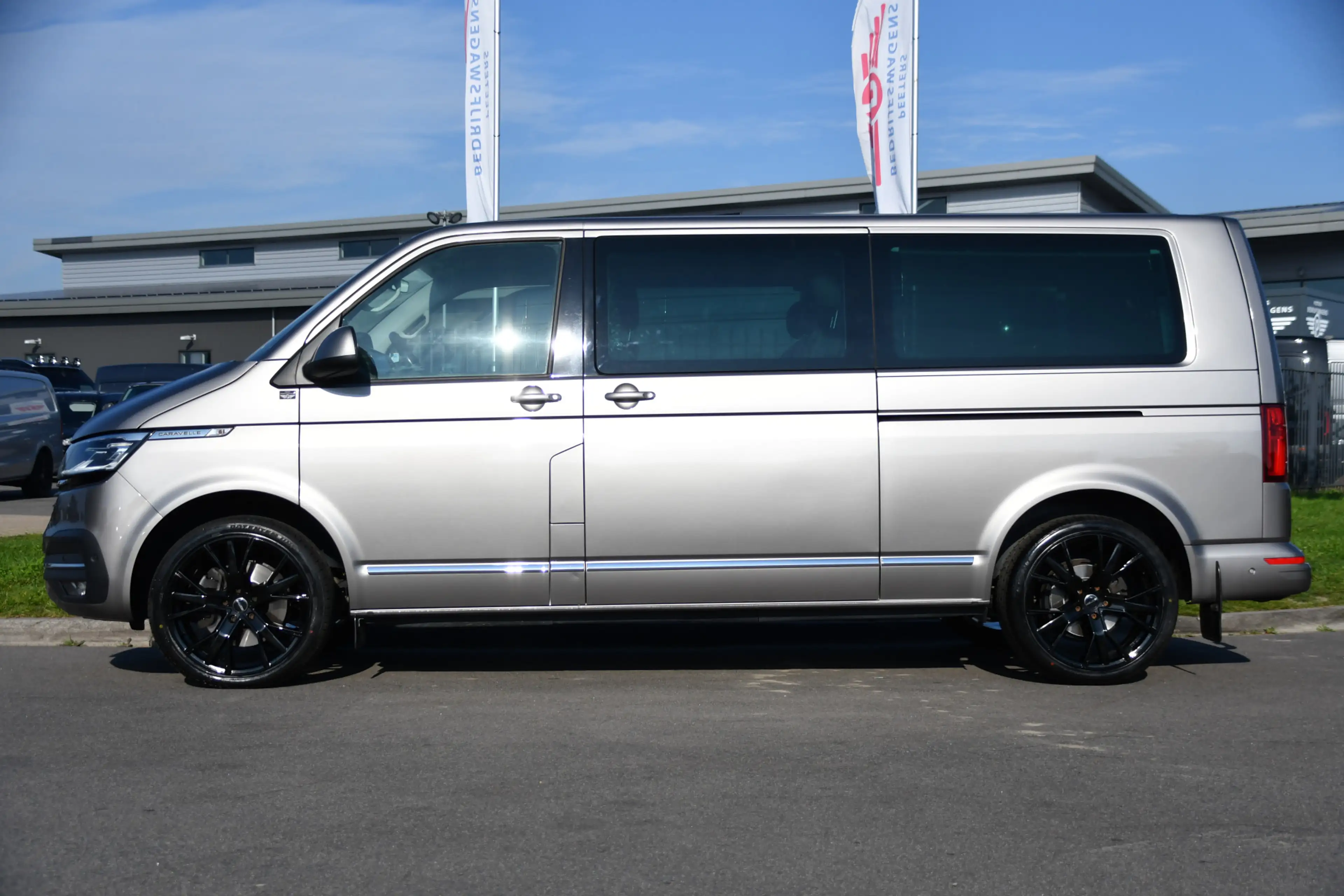 Volkswagen Transporter 2.0 TDI L2H1 30 DC Caravelle Virtual, Adaptieve Cr — photo 9