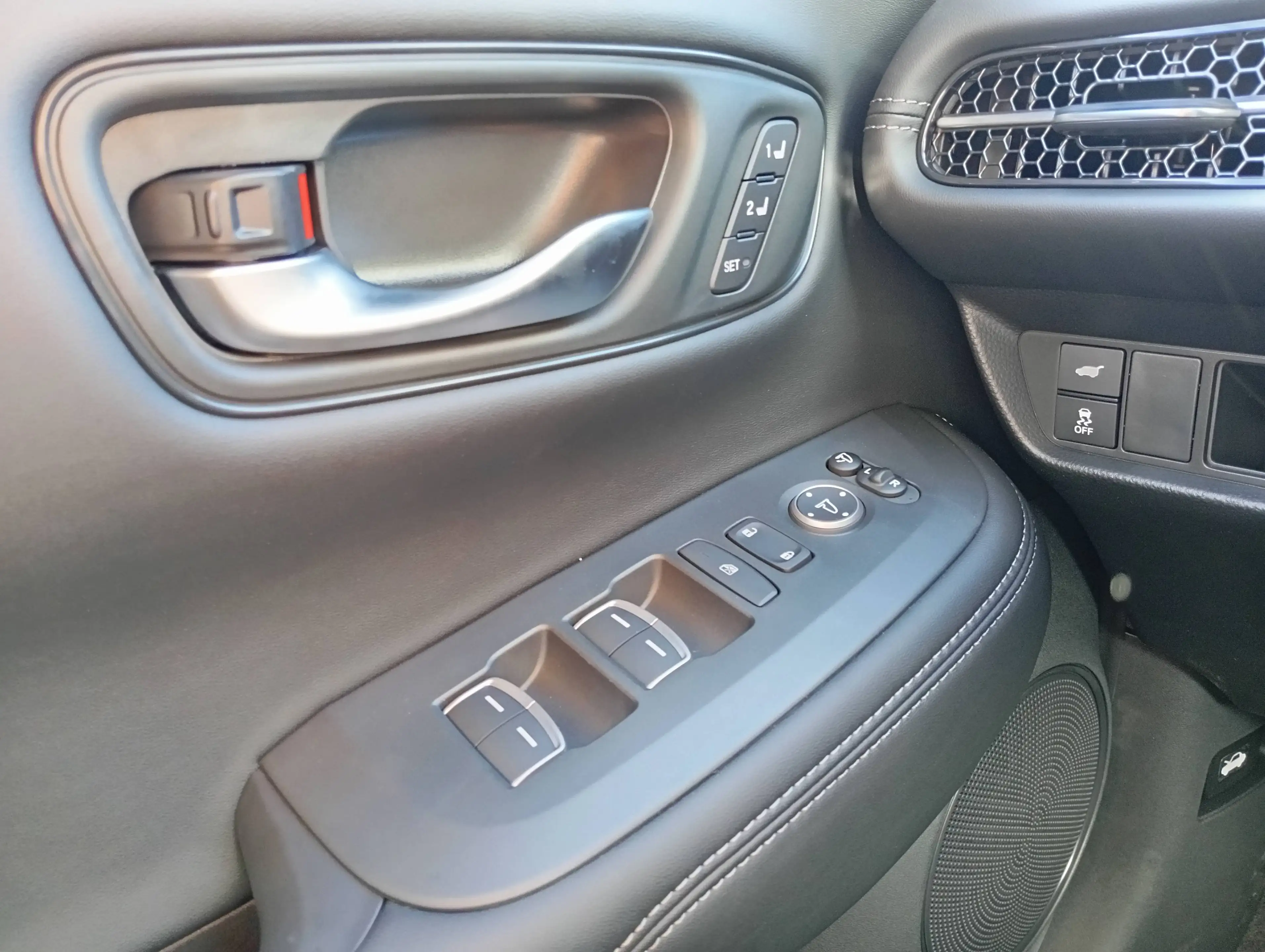 Honda ZR-V ZR-V Hybrid e:HEV 2.0 i-MMD Hybrid Advance — photo 16