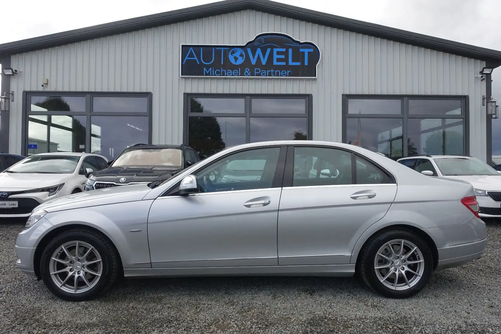Mercedes-Benz C 200 1.8 K Aut.KLIMAAUT Insp.Neu TÜV 02.27 Silber - 1