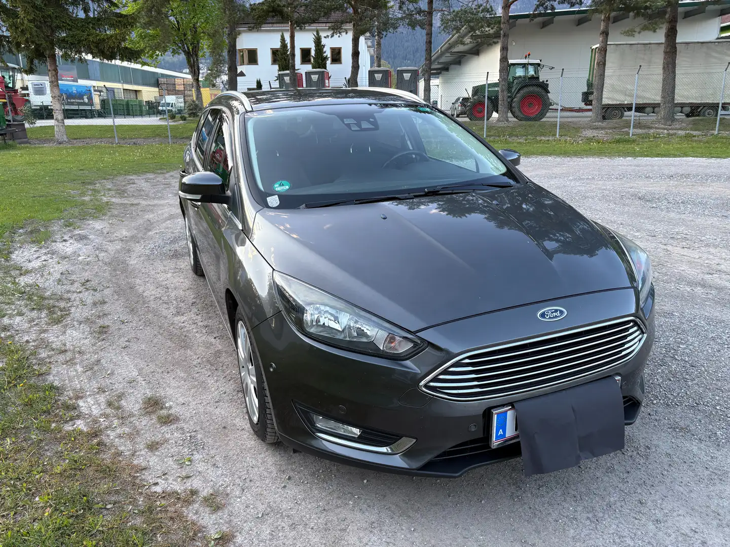 Ford Focus Focus Traveller 1,5 TDCi Titanium Titanium Grau - 2