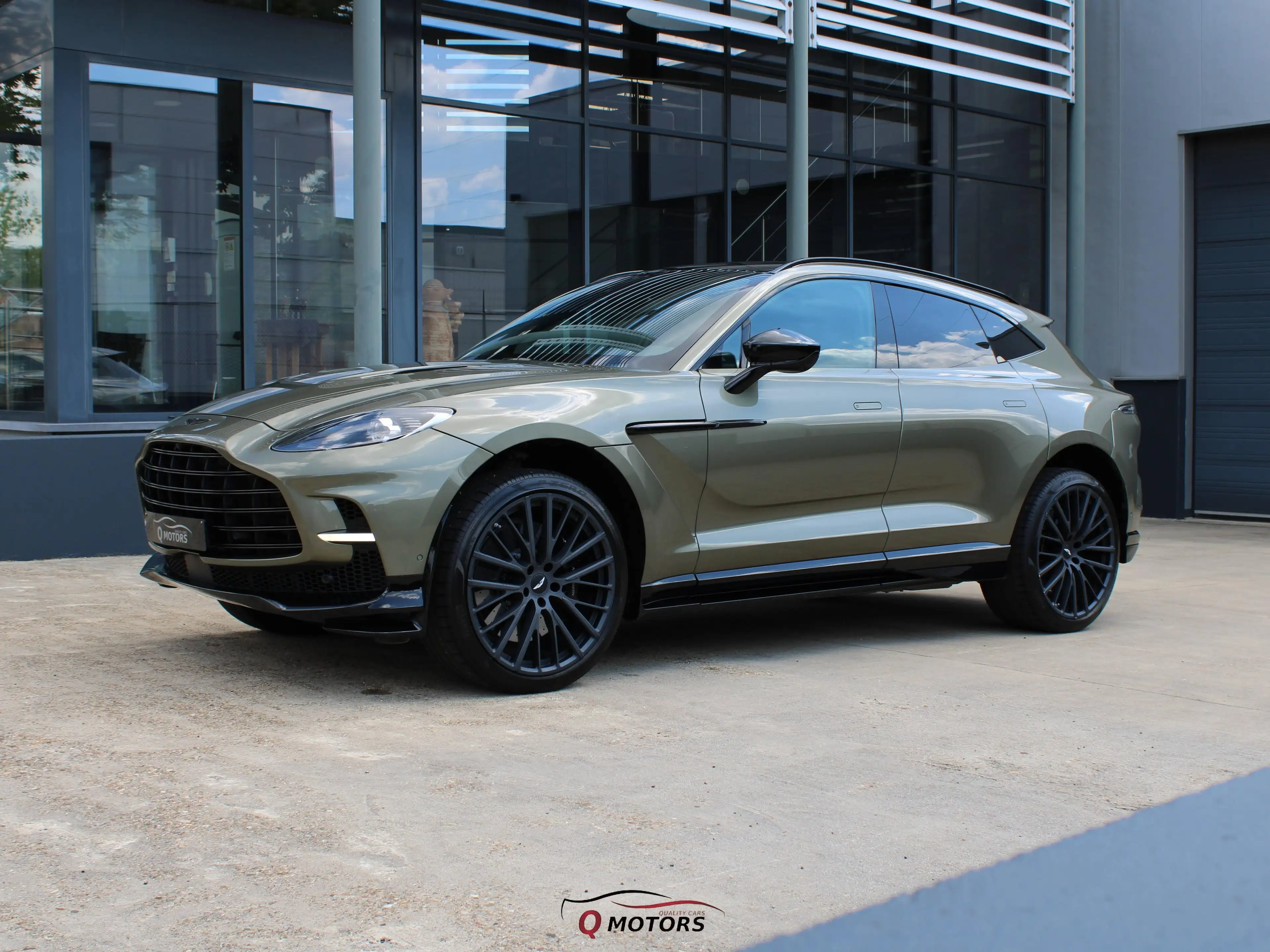 Aston Martin DBX 707/PANO/LED/KEYLESS/ACC/CARPLAY/ — photo 4